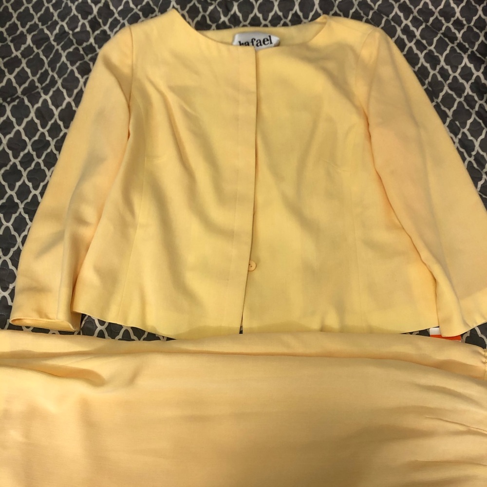 two piece - Picture 3 of 7